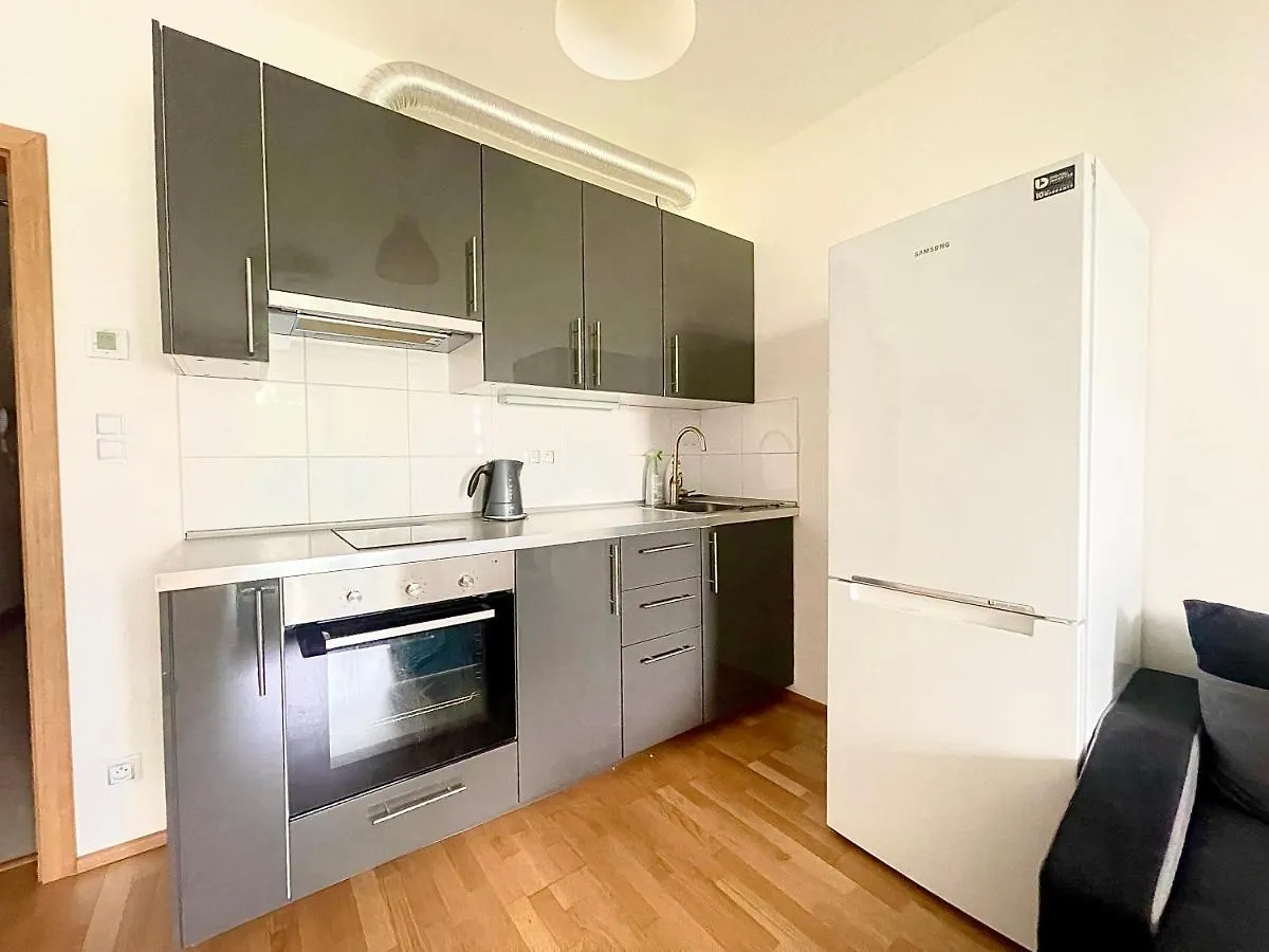 Apartment Garden Park Studio Prague